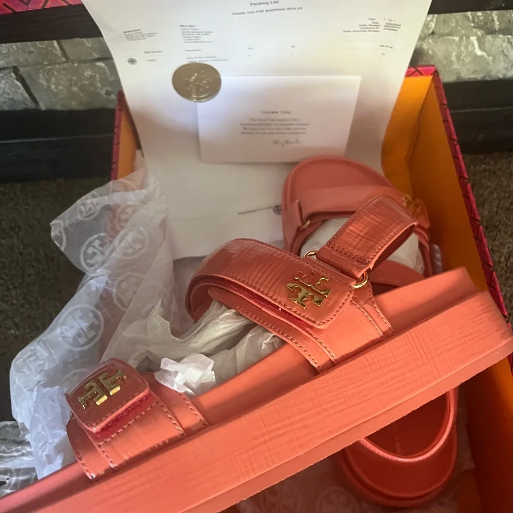 😍”Tory Burch” Crossbody Bag & Sandal Bundle‼️ - Picture 2 of 4
